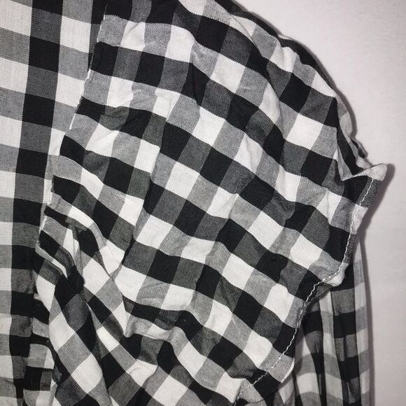 Women's NWT Francesca's Gingham Black and White Ruffle Button Down Shirt - Picture 3 of 8